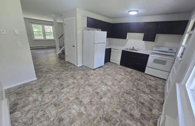 1290 Trumbull Hwy photos photos