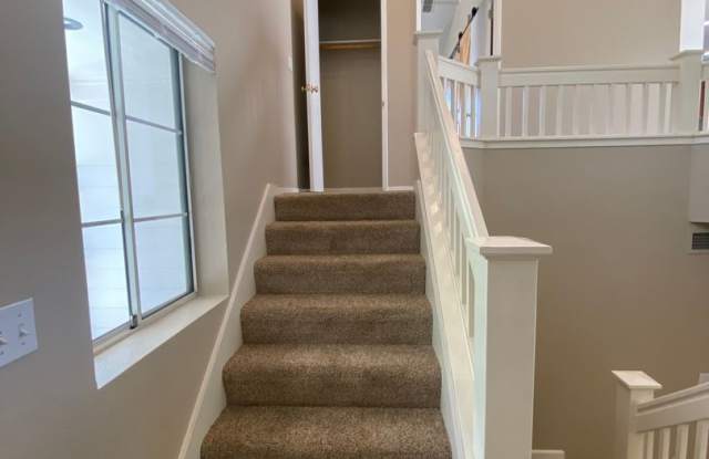Light-Filled 3BD/2BA Home in Desirable Fryer Creek Neighborhood Gallery 3