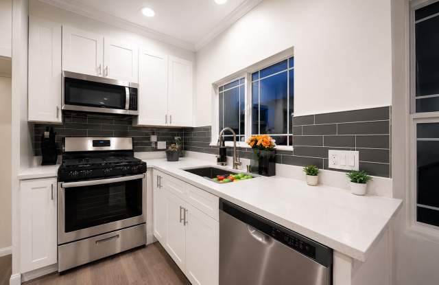2926 S Normandie Avenue - Co-Living photos photos