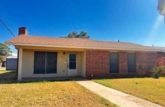 312 Woodcrest Dr Gallery 4