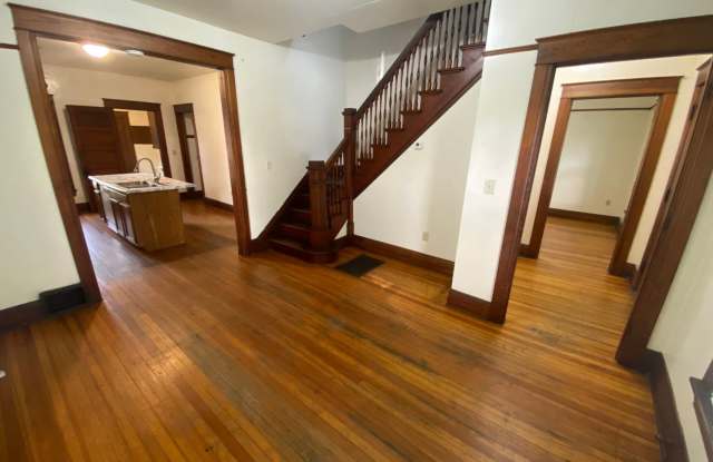 Charming 4-Bedroom Historic Home Near Downtown! photos photos