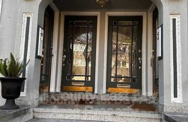 2224 Derby St photos photos
