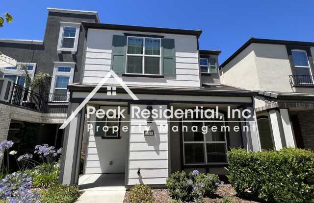 Newer 3bd/2.5ba West Sacramento Home with 2 Car Garage! photos photos
