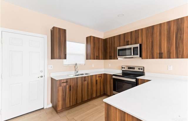 2919 W Driftwood Street Gallery 4