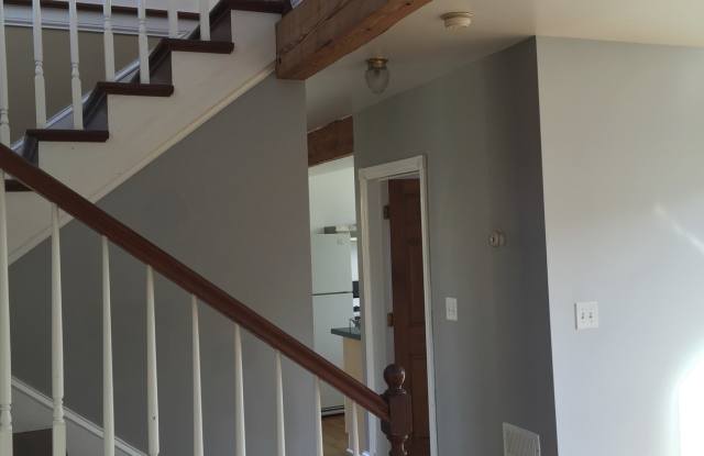 1308 North Greenview Avenue, 2R COACH Gallery 2