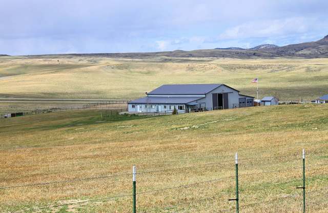 Horse property with indoor arena. photos photos