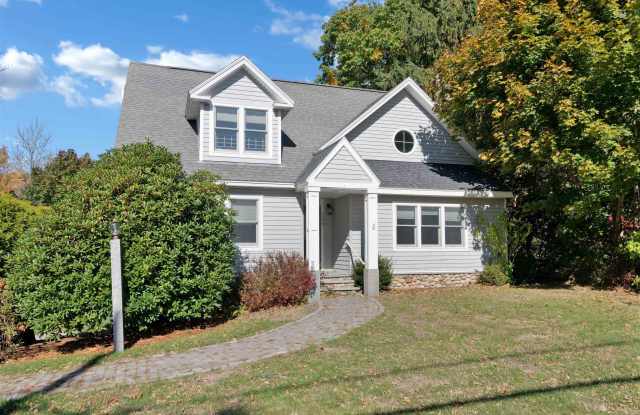 236 Long Sands Road - 236 Long Sands Road, York Harbor, ME 03909