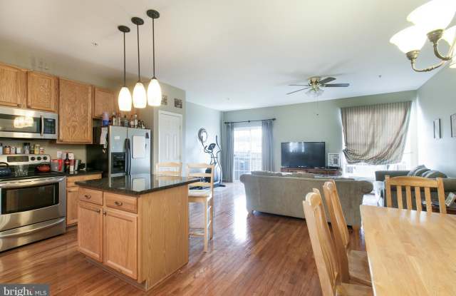 5422 UPPER MILL TERRACE S Gallery 4