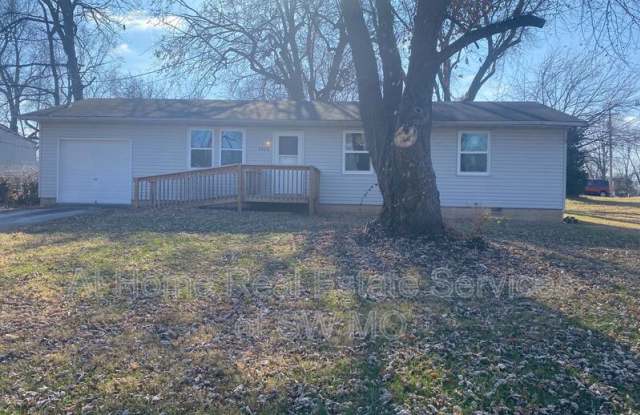2428 W Phelps St - 2428 West Phelps Street, Springfield, MO 65802