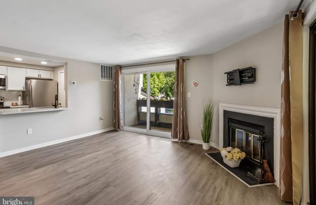 9705 HELLINGLY Place Gallery 4