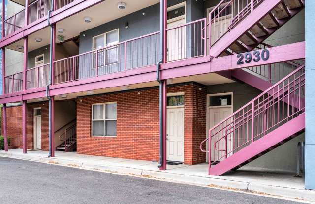 Stunning Flatiron Views | Spacious One Bedroom in Central Boulder Gallery 4