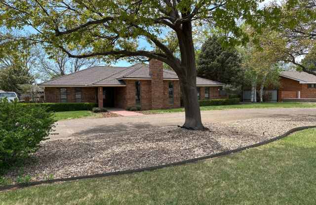 EXECUTIVE CUSTOM BUILT HOME - 1913 East 21st Street, Clovis, NM 88101