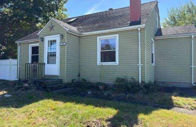 114 White Oak Avenue Gallery 1