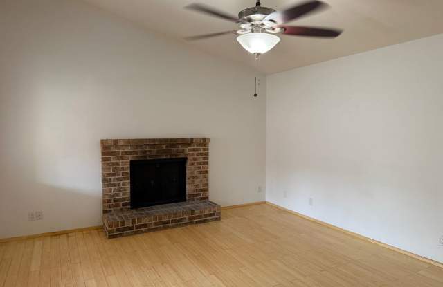 3 Bedroom 2 Bath 2 car garage 1179/SF Gallery 4