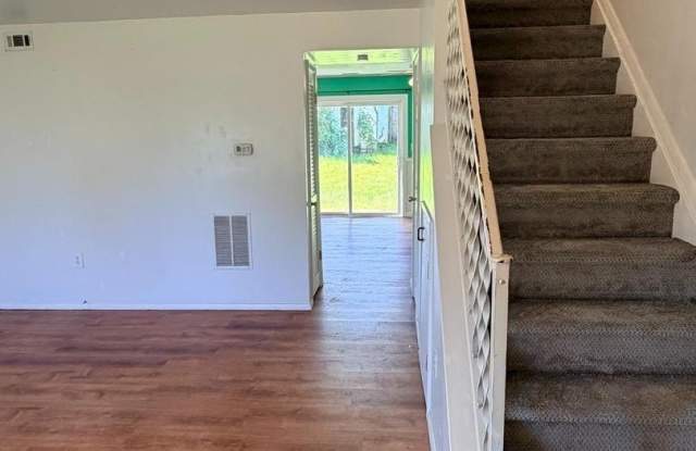 453 BERRY CT Gallery 4