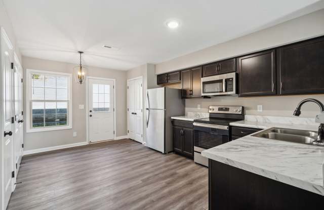Center Pointe Townhomes Gallery 3