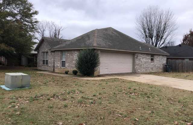 Beautiful 3 Bedroom Home in a Quiet Searcy Neighborhood! - 34 Hartwell Loop, Searcy, AR 72143
