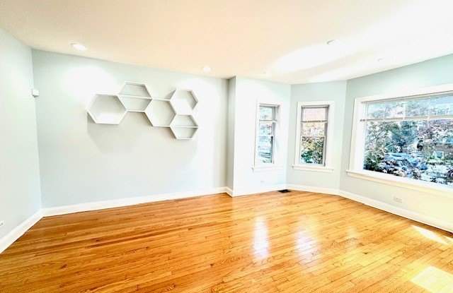 5618 N Artesian Avenue Gallery 4