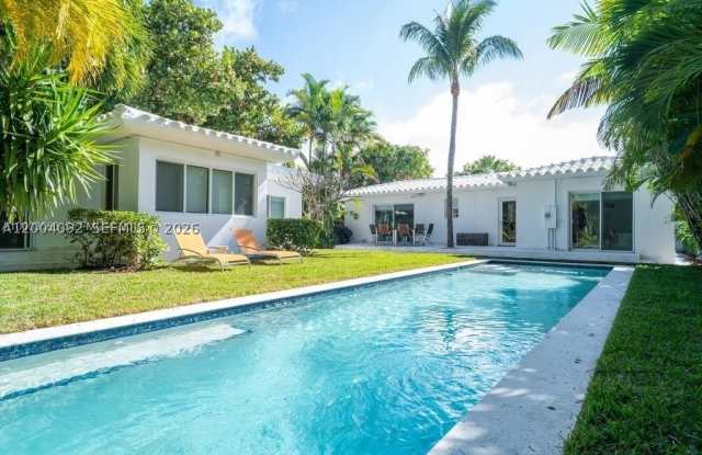 1123 Bay Dr photos photos