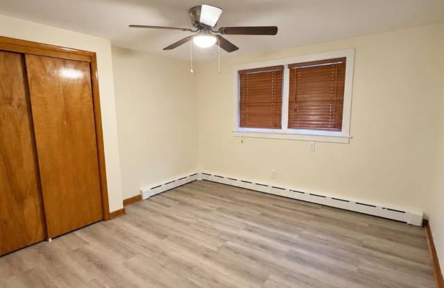 300 watson Avenue Gallery 2