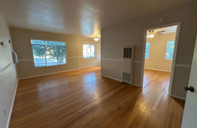 Carlson Drive (5488, 5492) Gallery 1