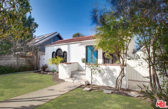 813 VENEZIA AVE - 813 Venezia Avenue, Los Angeles, CA 90291