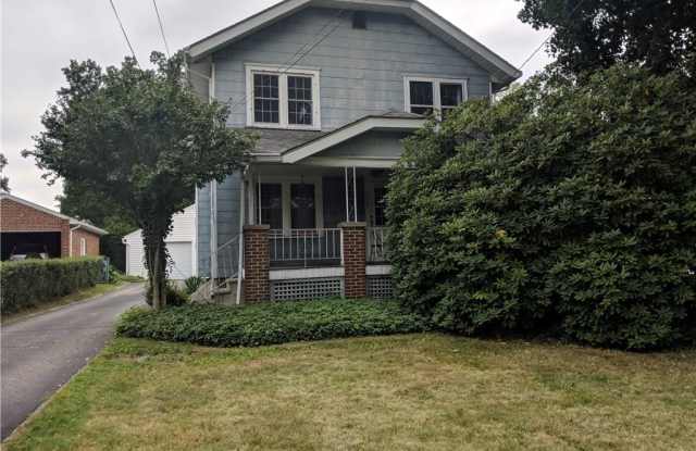 1724 Sackett Ave - 1724 Sackett Avenue, Cuyahoga Falls, OH 44223