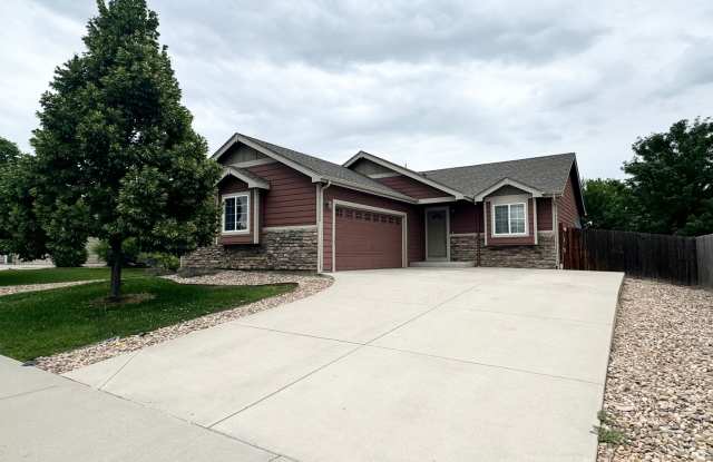 Spacious 3 Bedroom 2 Bath Ranch Style Home - 926 Delphinus Place, Loveland, CO 80537