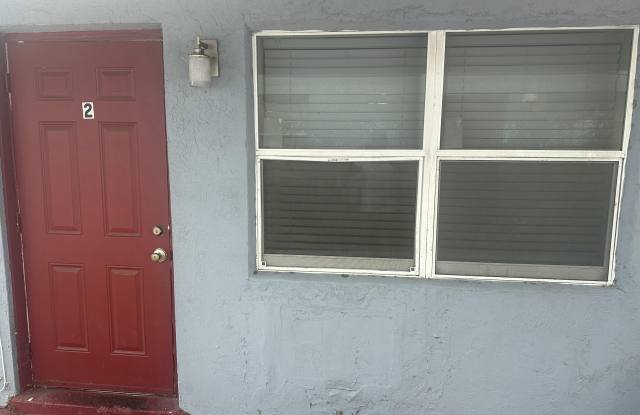 555 W 6th Street - 555 West 6th Street, Riviera Beach, FL 33404