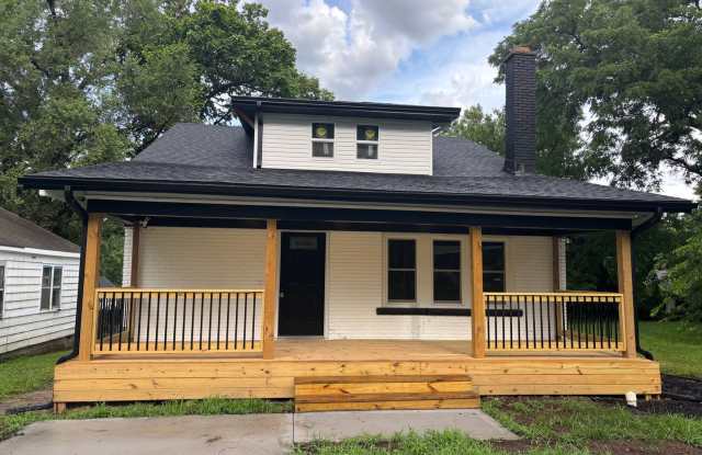 Beautifully Renovated 6 Bedroom, 2 Bathroom Home – Move In Ready! - 532 South Ash Avenue, Independence, MO 64053