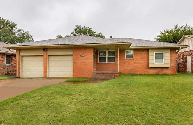 2108 Henderson Dr photos photos