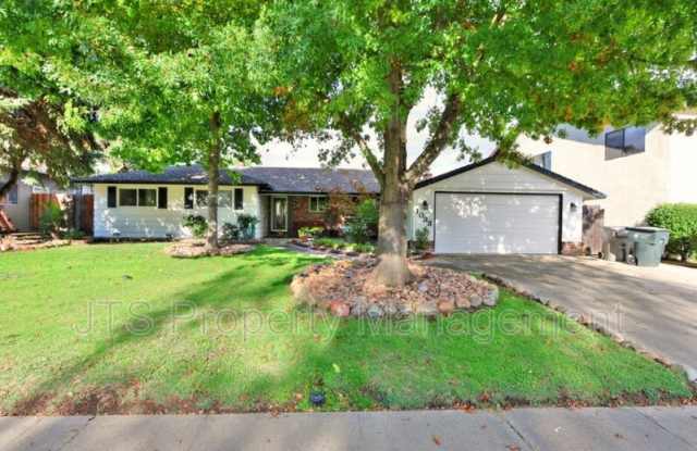 1033 Woodshire Way - 1033 Woodshire Way, Sacramento, CA 95822