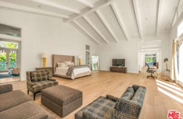 9669 Oak Pass Road - 9669 Oak Pass Road, Los Angeles, CA 90210