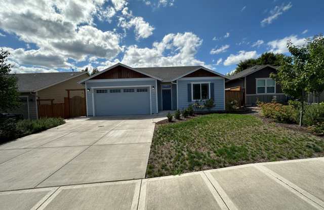 Mosey on down to Oregon Trail! - 309 Southwest Oregon Trail Drive, Dallas, OR 97338