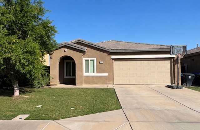 Newer 3 Bedroom 2 Bathroom Savannah Ranch - Imperial Gallery 1