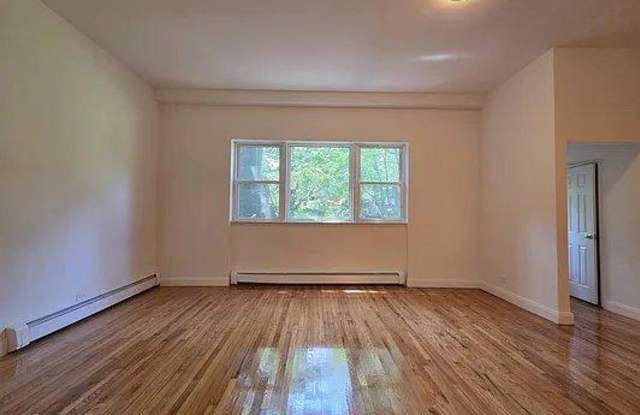 4601 Henry Hudson Parkway Gallery 2