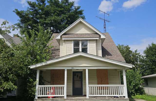 249 E Lake St Gallery 1