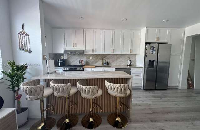 525 Meridian Ave photos photos
