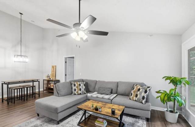 7307 Chatham Ct # 13G Gallery 1