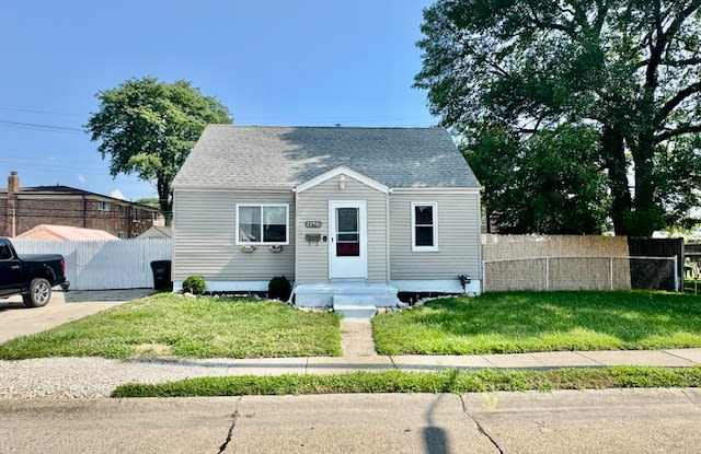 22901 Pleasant St photos photos