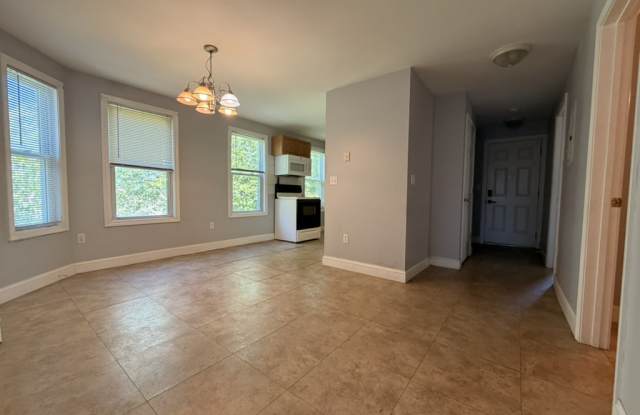 15 King Philip Rd Gallery 1