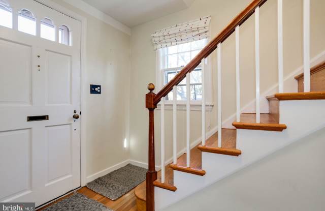 5996 9TH ROAD N Gallery 2