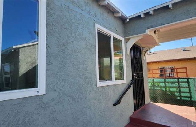 1726 W 55th St photos photos