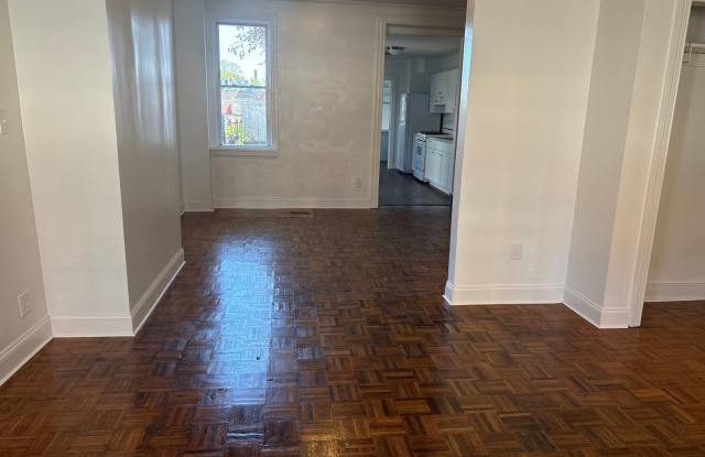 3 Bedroom 1.5 Bath, 2 Car Garage, Yard, Laundry-York City SD Gallery 4