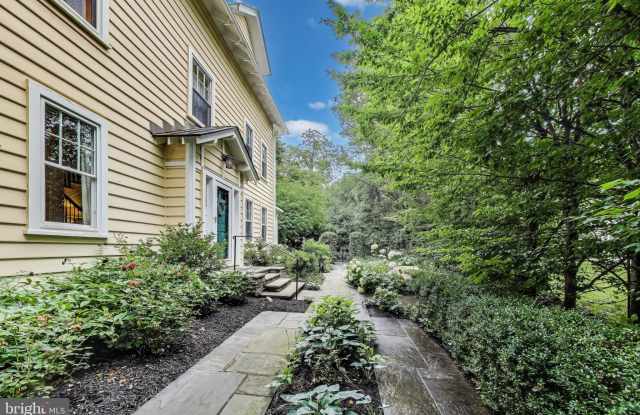 5809 GROSVENOR Lane Gallery 2