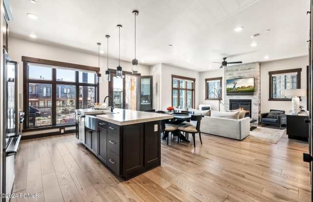 3751 Blackstone Drive photos photos