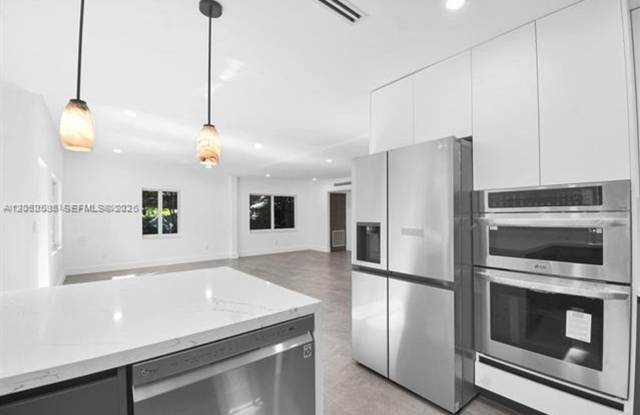 7902 SW 67th Ave # 7902, South Miami, FL 33143 photos photos