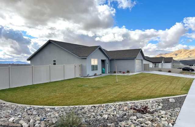 5610 Packsaddle Rd - 5610 Packsaddle Rd, Winnemucca, NV 89445