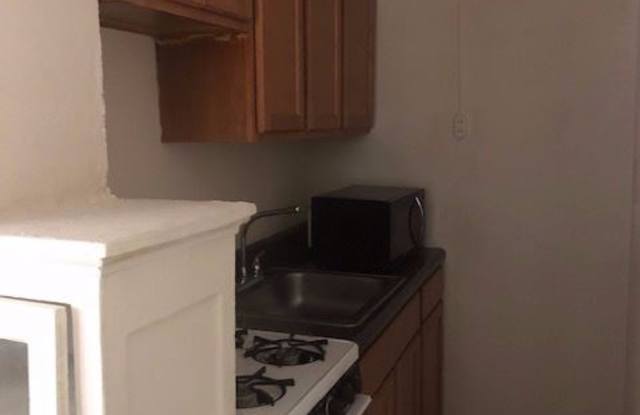 6818 Wayne Gallery 3