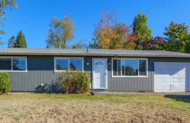 Newly Updated 3 Bedroom 1 Bath Ramber in Federal Way! - 2402 Southwest 329th Street, Federal Way, WA 98023